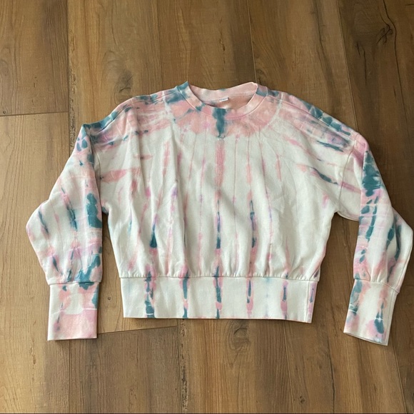 NWOT-Womens Old Navy athletic cropped sweatshirt-size Medium - Picture 1 of 5